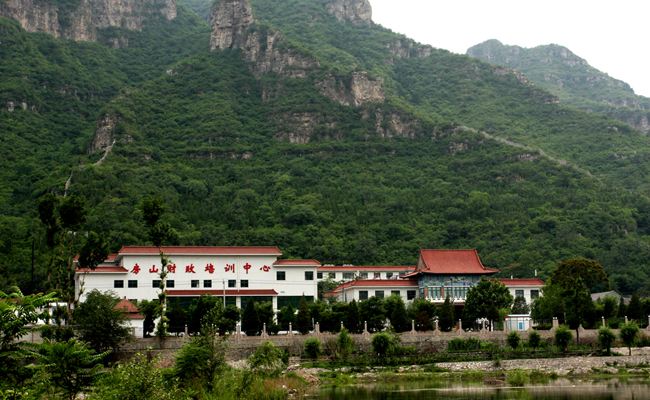 龙锐山庄度假酒店